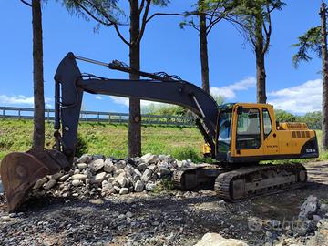 Escavatore cingolato volvo ec210nl