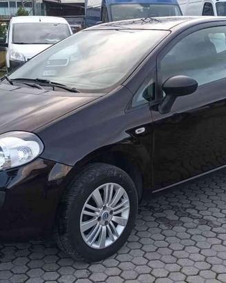 Fiat Punto Evo 1.4 3P. Dynamic Natural Power