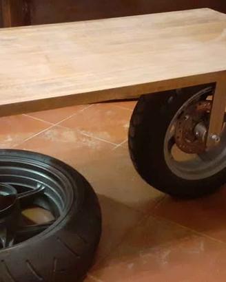 Particolare e ricercato Tavolino vintage italy
