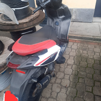 Scooter Aprilia SR Motard 50