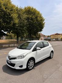 Toyota Yaris 1.0 5P Lounge