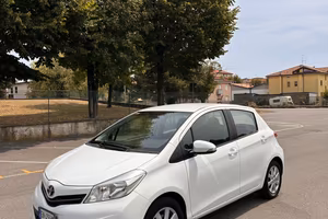 Toyota Yaris 1.0 5P Lounge