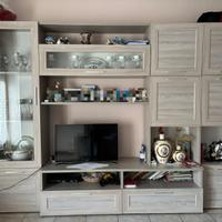 Parete color legno chiaro da solotto