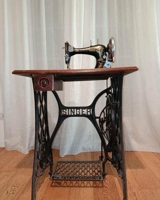 Macchina da cucire d'epoca SINGER SPHINX 