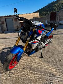 BMW F 900 R