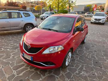 Lancia Ypsilon 1.2 69 CV 5 porte Silver