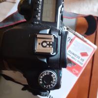 Canon D40 con obiettivo 