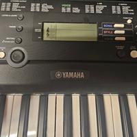 tastiera Yamaha EZ 220