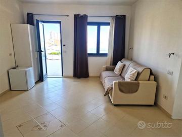 Trilocale uso ufficio ristrutturato con terrazza