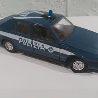 burago 1/24 alfa romeo 75 polizia