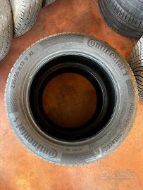 Gomme 235/55 R17