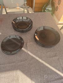 set completo piatti neri Ikea