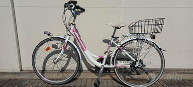 bicicletta da donna o ragazza