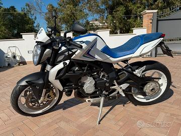 MV AGUSTA BRUTALE 800