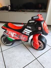 Moto Aprilia per bambini primi passi