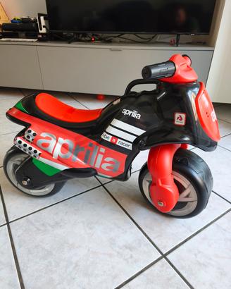 Moto Aprilia per bambini primi passi