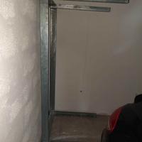 Tavolo zincato con ripiano in vetro