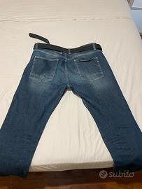 Pantaloni jeans da moto con protezioni