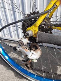 Bici come da foto colore giallo