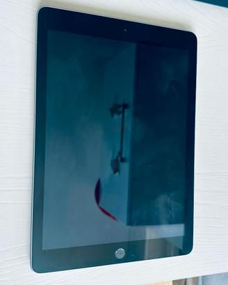 Apple iPad 6 gen. (2018) 128GB WiFi grigio