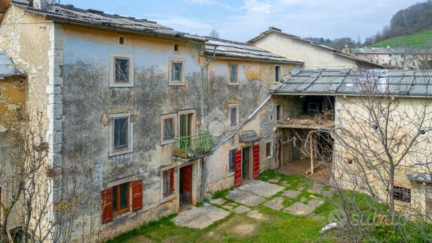 RUSTICO A BOSCO CHIESANUOVA