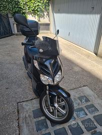 Scooter aprilia cube 125