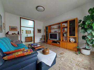Appartamento di 145 m² con 4 locali e box auto dop