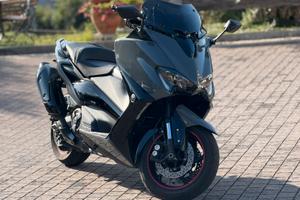 Tmax 560 tech max 2022