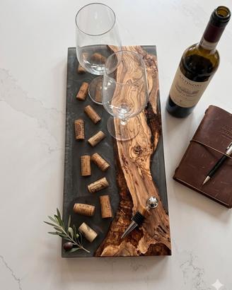 Vassoio in legno.di ulivo e resins