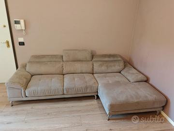 Divano usato in buone condizioni - marca Ovvio