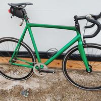 Bicicletta made in Italy in carbonio single Speed 