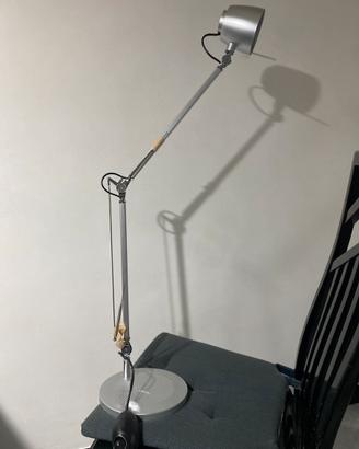 Lampada tecnica da tavolo Cami