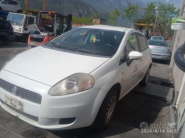 FIAT GRANDE PUNTO 1.3 TD 2009 199A2000  PER RICAMB