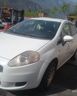FIAT GRANDE PUNTO 1.3 TD 2009 199A2000  PER RICAMB
