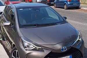 Toyota Yaris ibrida 