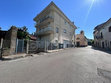 CASA SEMINDIPENDENTE A FISCIANO