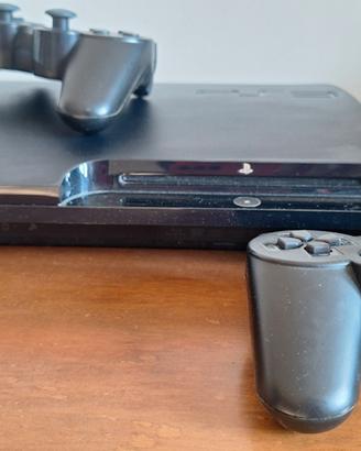 playstation 3 con due controller 