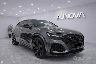 Audi Q8 RS TFSI V8 quattro tiptronic