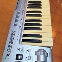 Tastiera Midi controller UMX 49 Beringer 