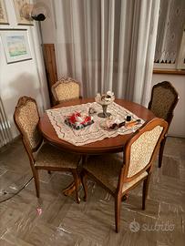 Tavolo rotondo allungambile in legno + 4 sedie