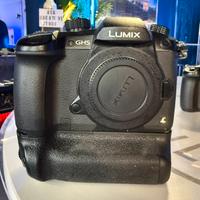 Panasonic Lumix GH5 + Battery Grip 4K 60fps