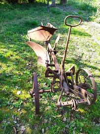 Aratro agricolo storico