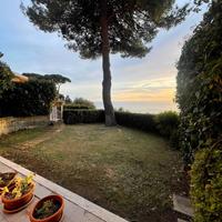 Porzione di villetta con vista mare