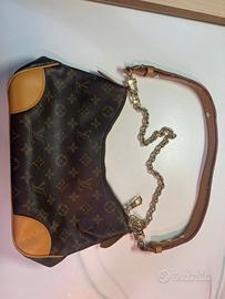 Louis Vuitton usata in ottime  condizioni.