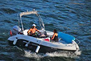 charter boat e taxi boat 