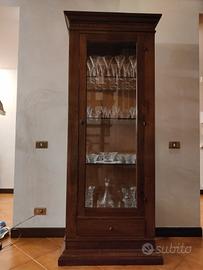 Cristalliera in noce intarsiata 