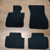 Set 4 tappetini originali per BMW SERIE 1 F40 2024
