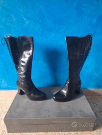 stivali nero giardini