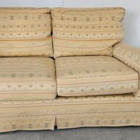 divano due posti con due poltrone