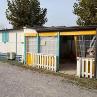 Casetta mobile in campeggio